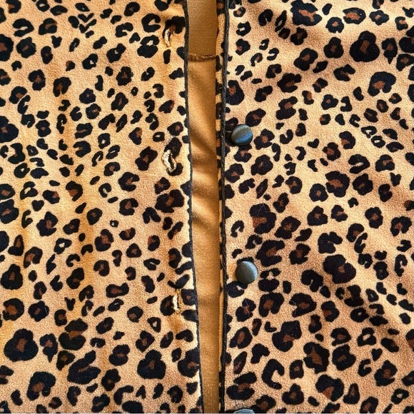 Vintage Leopard-Print LizSport Button-Up Top - Picture 6 of 7